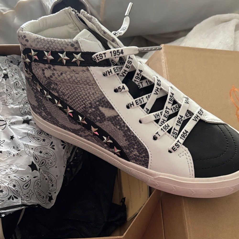 Vintage Havana Black White Snakeskin Star-Stud High Top Sneakers